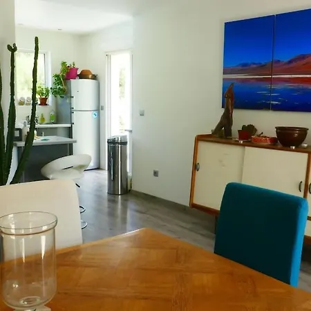 Villa Avec Piscine Dans La Garrigue Entre Narbonne Et Mediterranee *